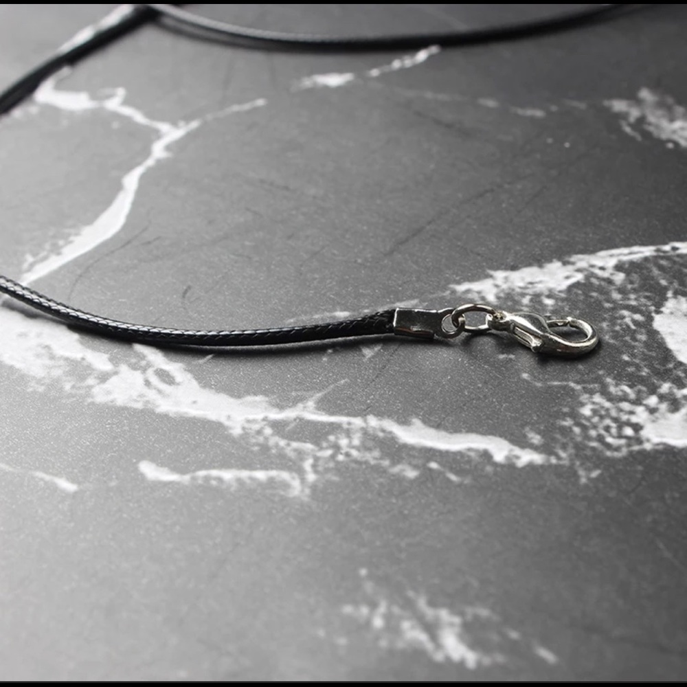 ‼️RELISTED‼️ Rose Quartz Crystal Silver Leather Necklace - Picture 11 of 14